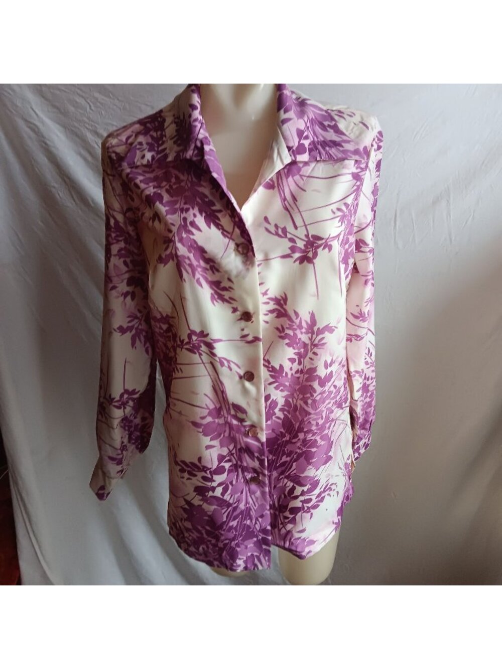 True Vintage 1970's Large Groovy Top Mom Top/Blouse Purple Floral Print